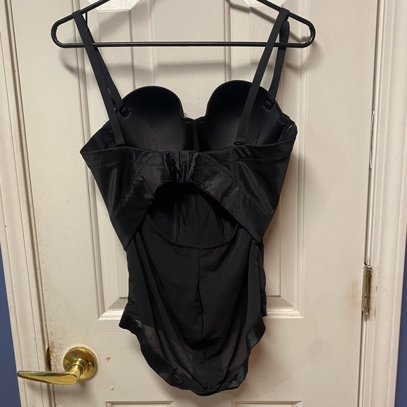 Maidenform Strapless Body-briefer
36B
NWOT
Feel and look your ultimate best !! - Picture 4 of 6